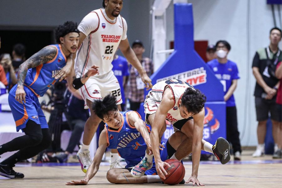 Game 44 VBA 2023 Thang Long Warriors ngắt mạch toàn thắng của Hanoi