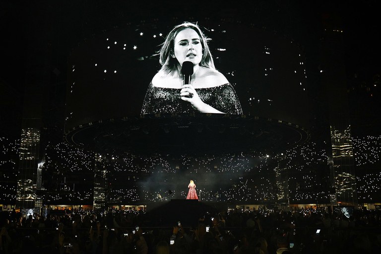 'England's Nightingale' Adele may stop touring forever?  0