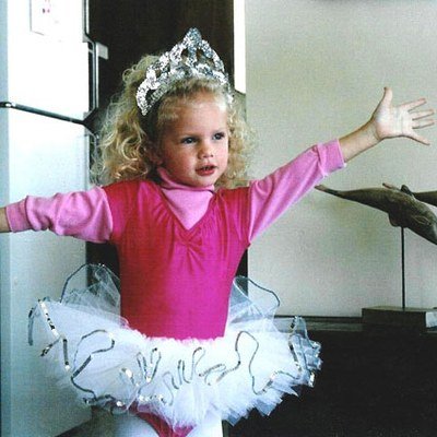 Since childhood, Taylor Swift has had a natural talent in the field of art.