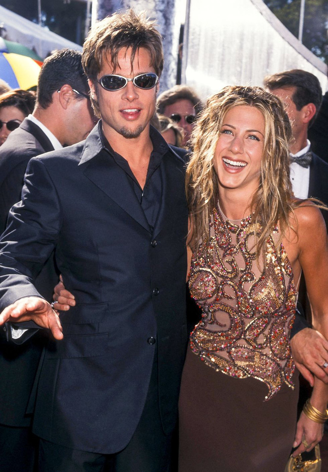 Mối quan hệ gần 30 năm giữa Brad Pitt - Jennifer Aniston: Từ yêu, cưới,  chia tay... rồi lại trở về 'tình trong như đã mặt ngoài còn e'