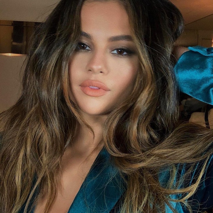 Selena Gomez 'gây bão' Instagram vì ảnh mới đẹp cuốn hút: Nhan sắc ở tuổi 28 quá 'lợi hại' 4
