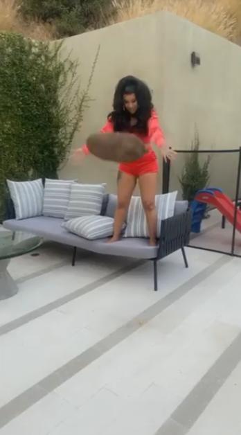 Comedian Cardi B and her jackfruit style couldn't be more physical!  0