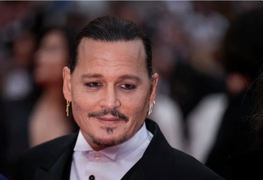 Johnny Depp bất tỉnh trong khách sạn