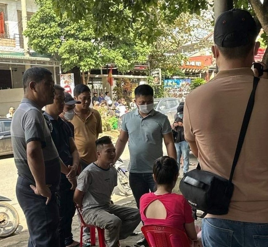 View - 
            Chân dung trùm giang hồ Quân 'Idol' vừa bị bắt
    