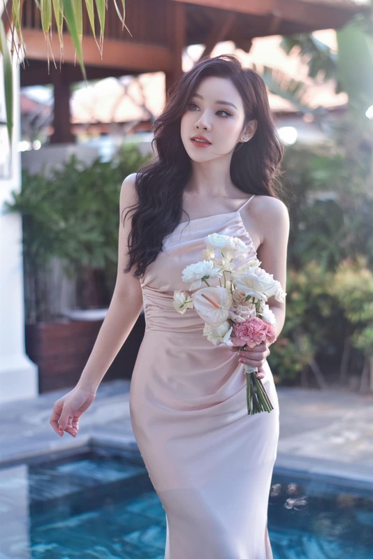             'Hot girl cover' xứ Thanh đẹp như búp bê gây bão mạng    