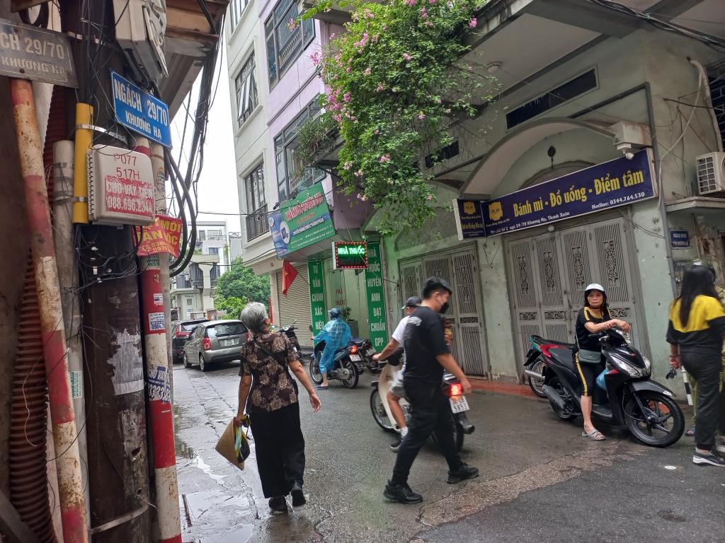 View -             Người dân miễn phí phòng trọ cho các gia đình nạn nhân vụ cháy chung cư mini phố Khương Hạ    