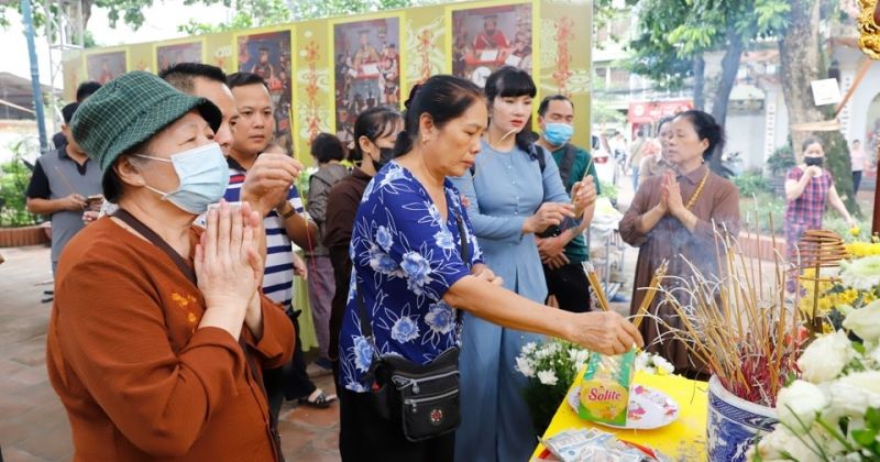 View -             Hàng nghìn người dân cầu siêu, quyên góp hỗ trợ nạn nhân vụ cháy    