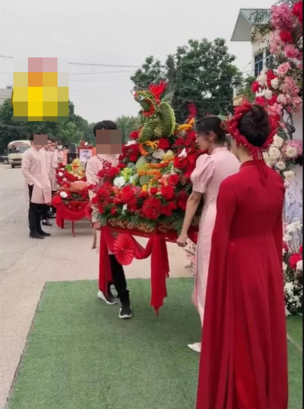             Choáng với dàn tráp ăn hỏi 'bê sái tay' của cô dâu Bắc Giang    