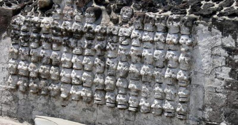 View -             Khai quật ngôi đền cổ, chuyên gia 'sợ hết hồn' thấy tháp sọ người    