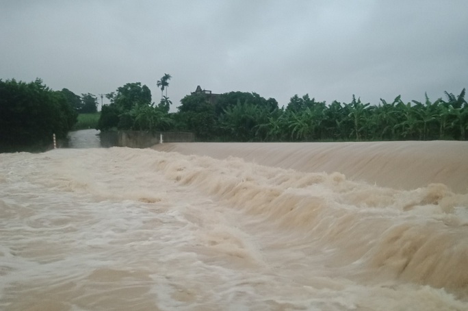 View -             Nhiều địa phương, tuyến đường ở Thanh Hóa và Nghệ An bị chia cắt, cô lập do mưa lớn    