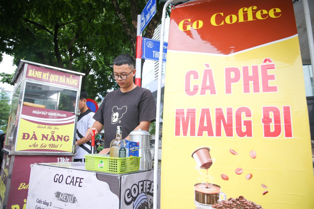             Trào lưu bán 'cafe dạo' ở Hà Nội    