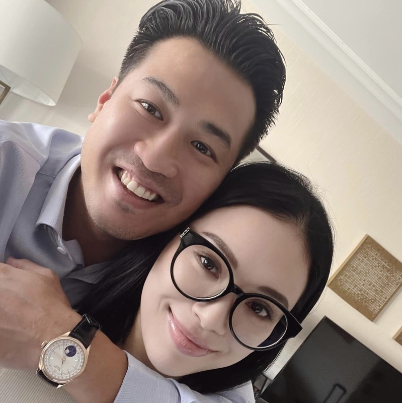 View -             Thiếu gia Phillip Nguyễn lộ diện mạo khác lạ sau hơn nửa năm cưới    