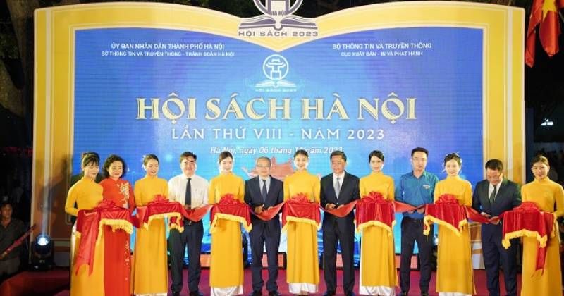 View -             Khai mạc Hội Sách Hà Nội lần thứ VIII năm 2023: 'Thắp lửa tri thức - Kiến tạo tương lai'    