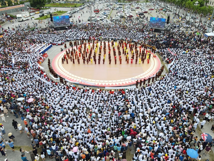 View -             'Quán quân Olympia Lê Xuân Mạnh sẽ được thưởng nóng'    