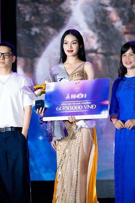             Đọ tài sắc Lan Anh và dàn á hậu Miss Earth Vietnam 2023    