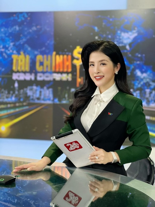 View -             Cuộc sống sang chảnh của nữ BTV VTV 'xinh như hoa hậu'    