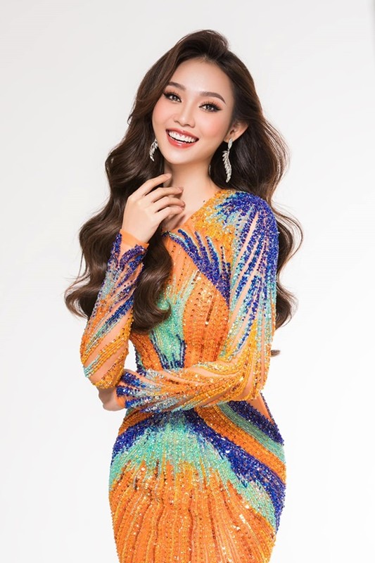             Đọ tài sắc Lan Anh và dàn á hậu Miss Earth Vietnam 2023    