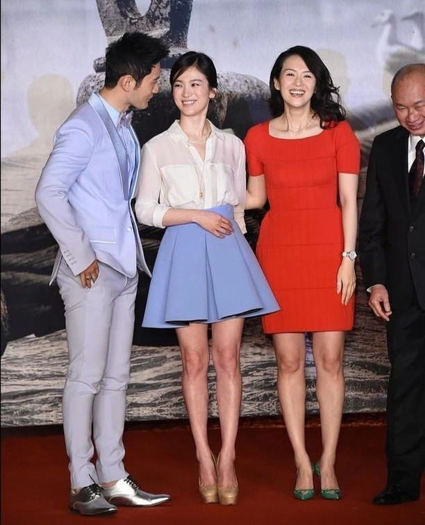 View -             Khi Song Hye Kyo, Chương Tử Di, Huỳnh Hiểu Minh chung 1 khung hình, bức ảnh được gọi tên 'ly hôn'    