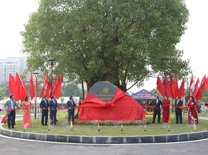 View -             Khai trương Công viên Long Biên quy mô 21,56ha chào mừng 20 năm thành lập quận    