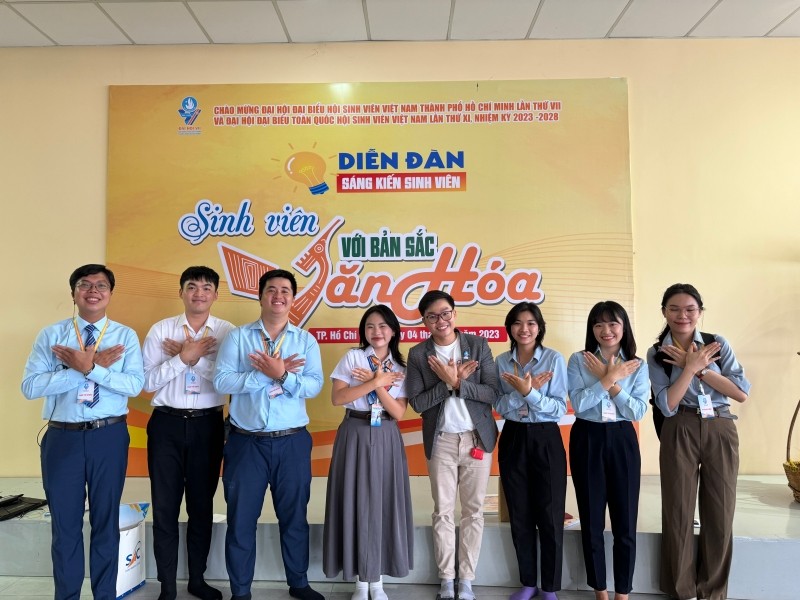 View -             Phương Mỹ Chi trở thành đại biểu của Hội Sinh viên Việt Nam TP.HCM lần thứ VII    