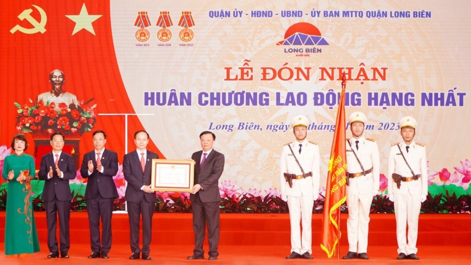 View -             Long Biên - chặng đường 20 năm bừng sáng và phát triển    