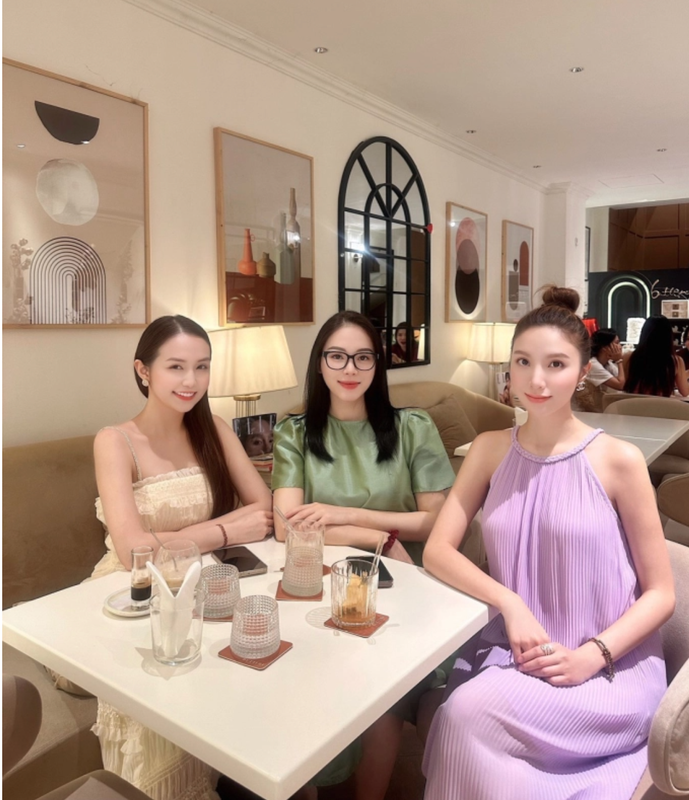 View -             Cựu hot girl Hạnh Sino bất ngờ tung ảnh cưới ngọt ngào tại Pháp    