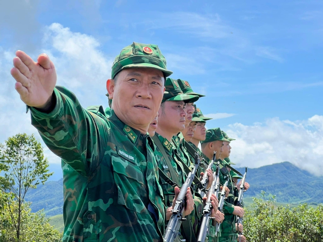 View -             Những hình ảnh đẹp của 'Đồn phó' NSƯT Hoàng Hải trong 'Cuộc chiến không giới tuyến'    