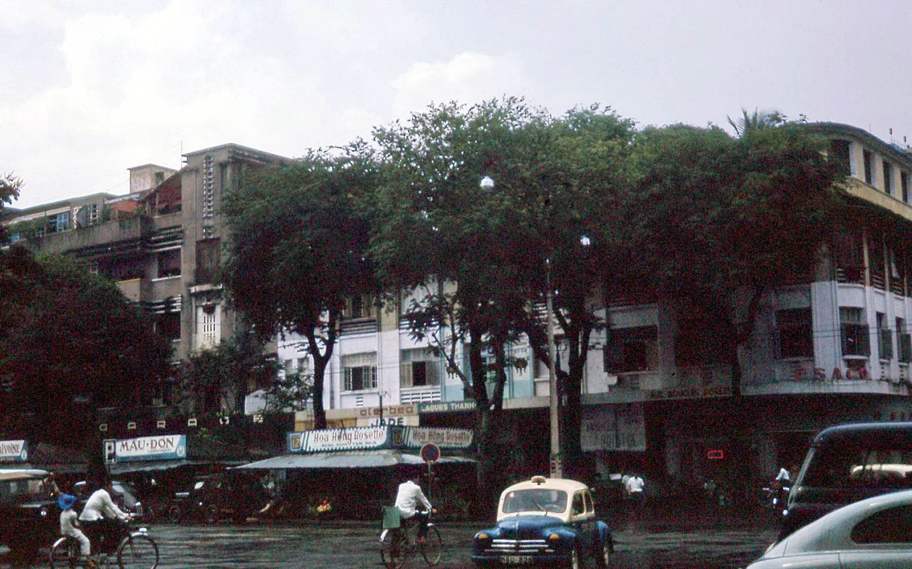 View -             Ảnh lần đầu công bố về cuộc sống ở Sài Gòn năm 1964    