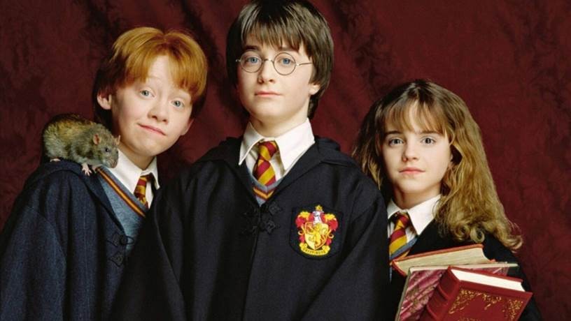 View -             'Harry Potter' hay bộ tiểu thuyết nào thành công nhất khi được chuyển thể thành phim?    