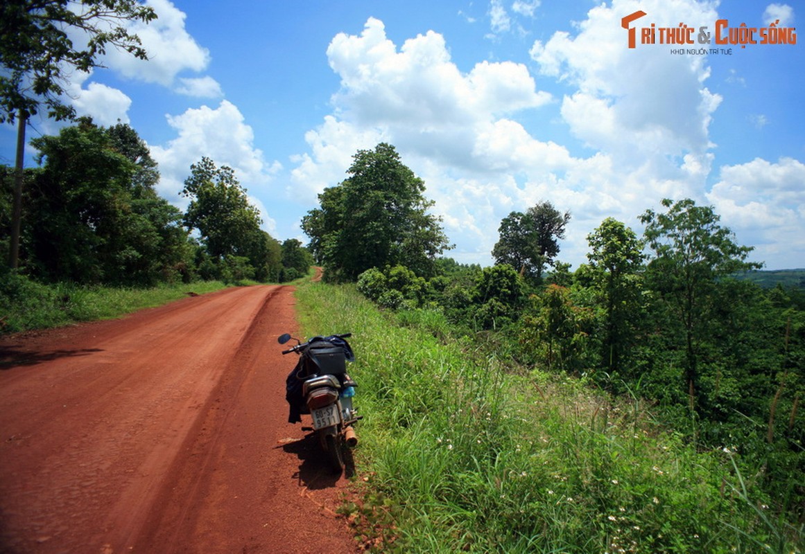 View -             Truyền thuyết lạ lý giải vì sao đất Tây Nguyên 'đỏ rực như lửa'    