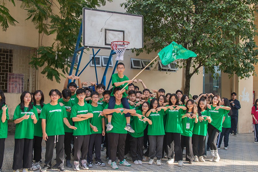 View -             Sàn đấu vũ đạo đa màu sắc trong ngày hội Flashmob tại trường Chuyên Sư Phạm    