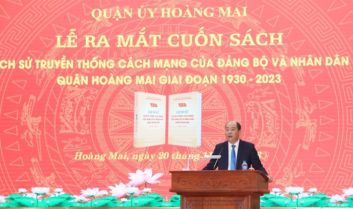 View -             Ra mắt cuốn sách 'Lịch sử truyền thống cách mạng của Đảng bộ và Nhân dân quận Hoàng Mai, giai đoạn 1930 - 2023'    