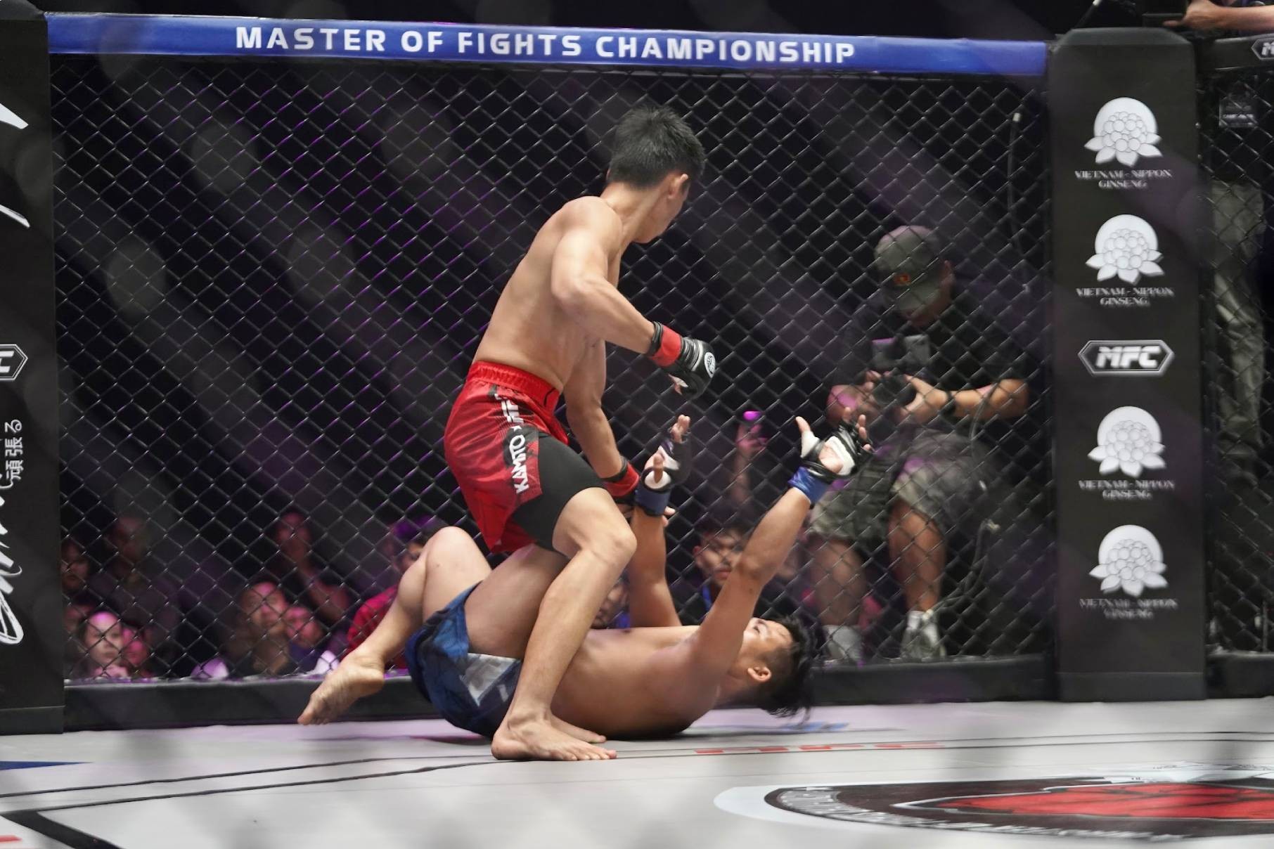 View -             Đánh bại đối thủ bằng một đòn siết cổ, Phạm Văn Nam chiến thắng đầy thuyết phục tại Master Of Fights Championship 2023    