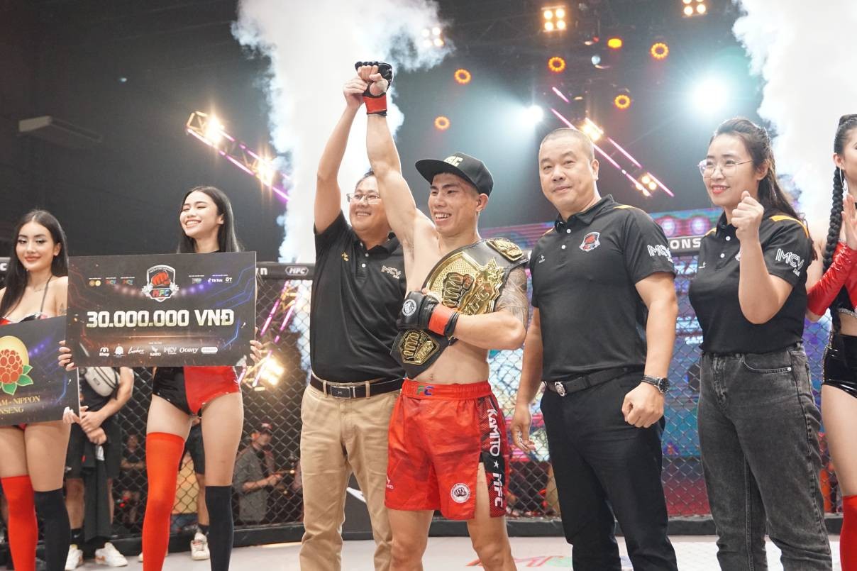 View -             Đánh bại đối thủ bằng một đòn siết cổ, Phạm Văn Nam chiến thắng đầy thuyết phục tại Master Of Fights Championship 2023    