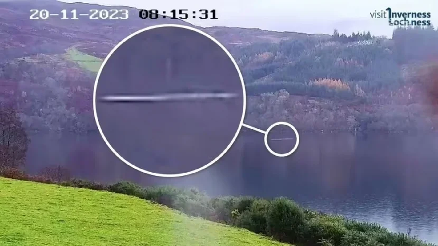             Nóng: Thợ săn quái vật hồ Loch Ness tóm được sinh vật huyền thoại?    