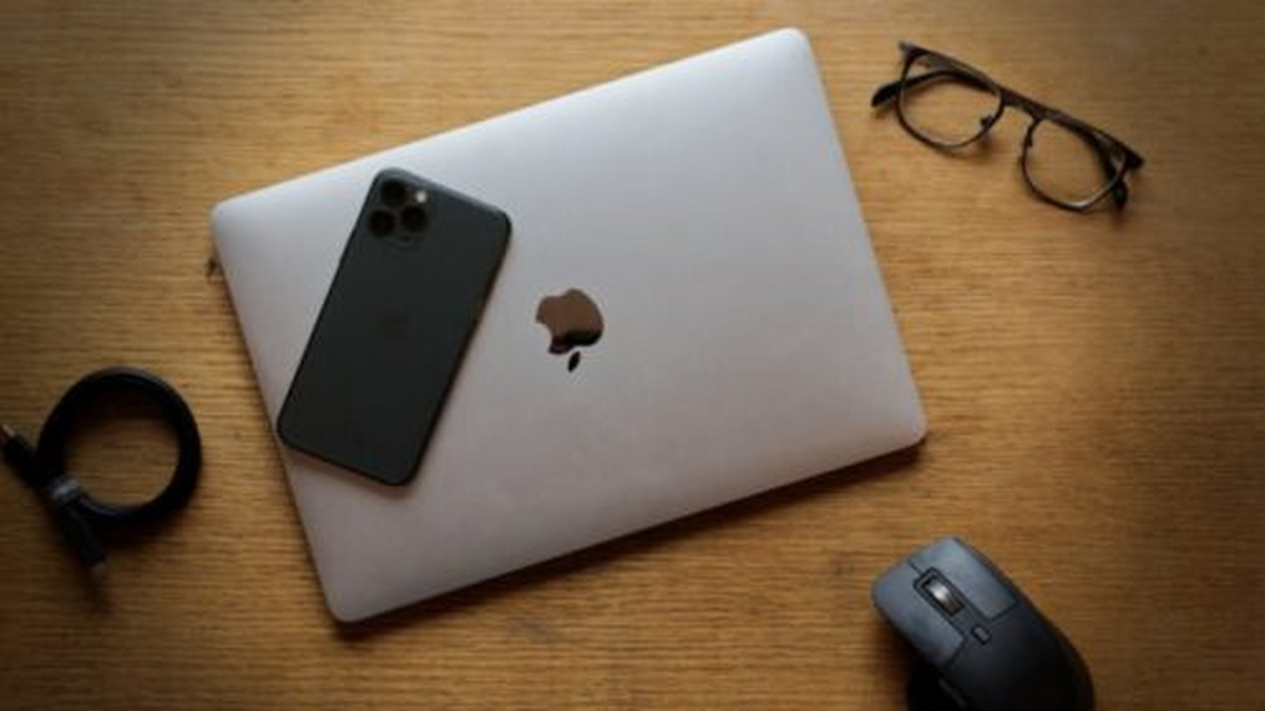             Vì sao Apple tung bản vá khẩn cấp lỗ hổng iPhone?    
