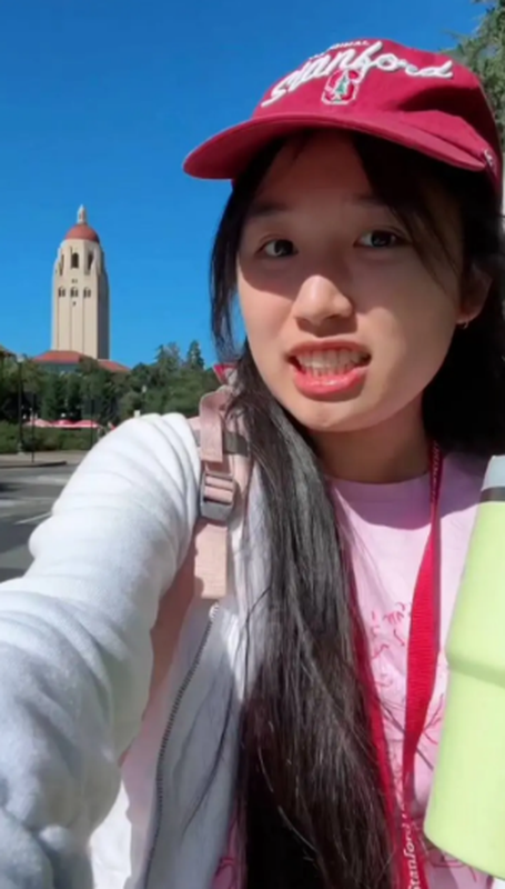 View -             Tiểu thư Youtuber review phở trường Đại học và cái kết    