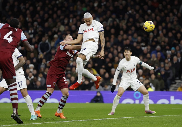 View -             Thua ngược ngỡ ngàng, Tottenham lập kỷ lục buồn Ngoại hạng Anh    