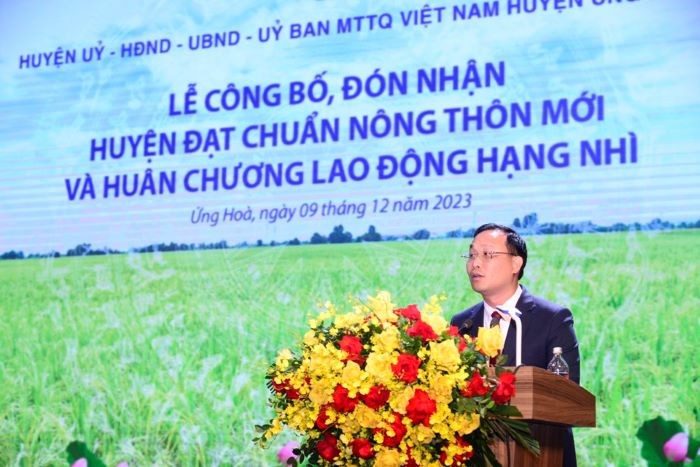 View -             Huyện Ứng Hòa đón nhận huyện đạt chuẩn nông thôn mới và Huân chương Lao động hạng Nhì    