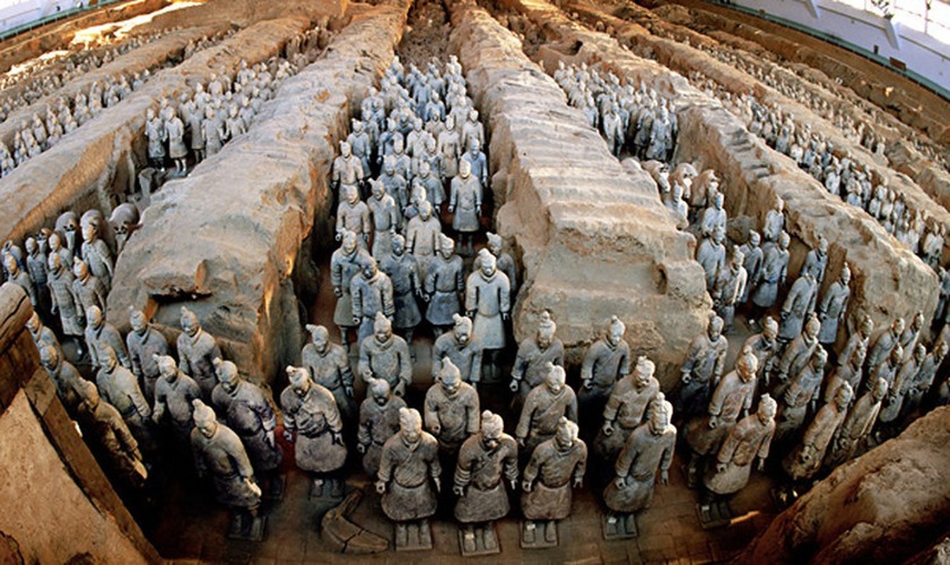             Tượng đất nung đầu tiên trong mộ Tần Thủy Hoàng được phát hiện thế nào?    