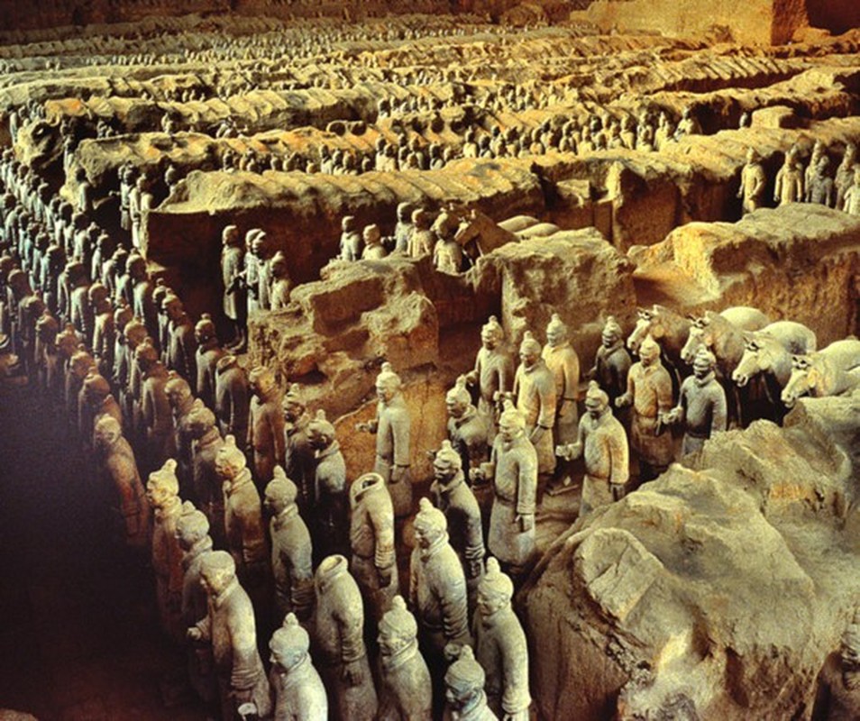 View -             Tượng đất nung đầu tiên trong mộ Tần Thủy Hoàng được phát hiện thế nào?    
