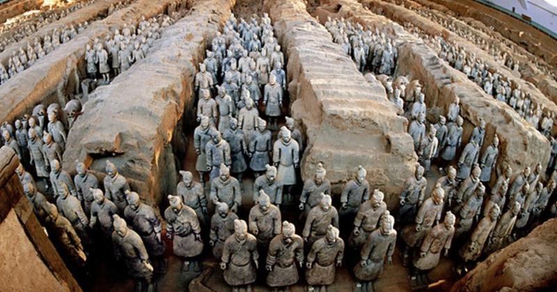             Tượng đất nung đầu tiên trong mộ Tần Thủy Hoàng được phát hiện thế nào?    