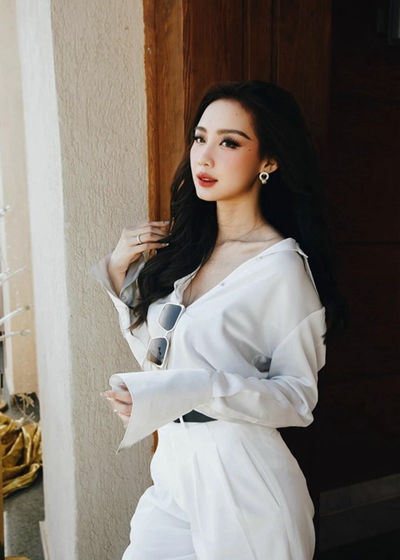 View -             Hoa hậu Bảo Ngọc bung lụa gợi cảm ở Miss Intercontinental 2023    