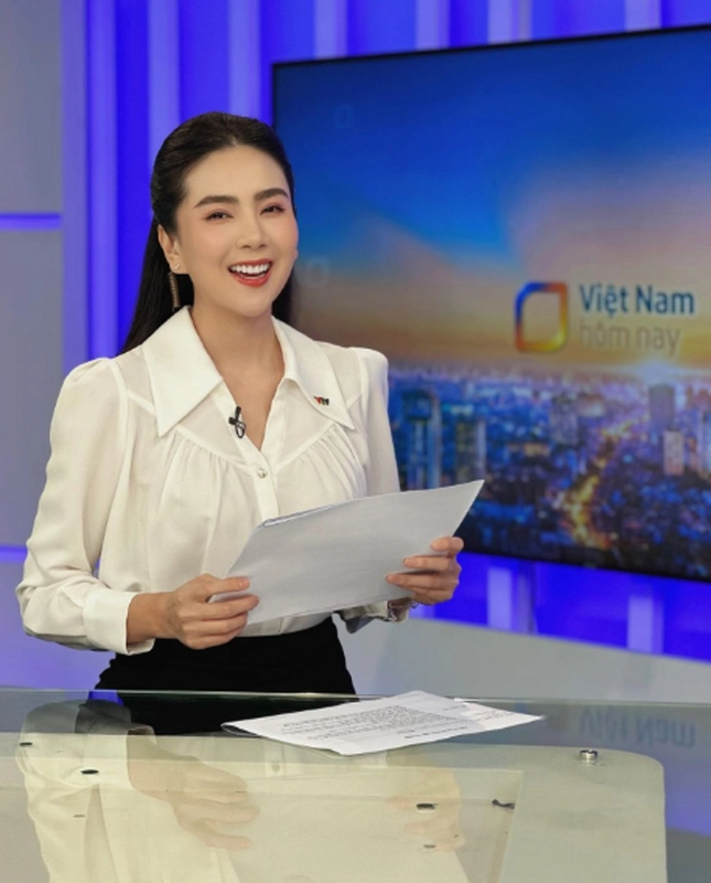 View -             Những lần hiếm hoi 'MC đẹp nhất VTV' khoe tài sản 'khủng' trên MXH    