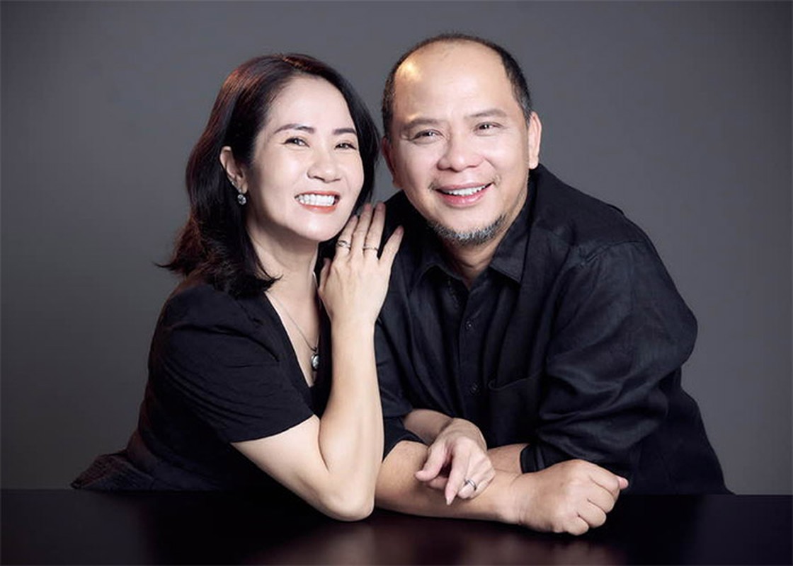             Hôn nhân 27 năm bền chặt của Nguyệt Hằng - Anh Tuấn    