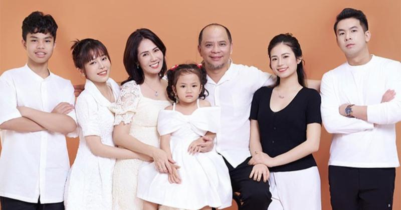             Hôn nhân 27 năm bền chặt của Nguyệt Hằng - Anh Tuấn    