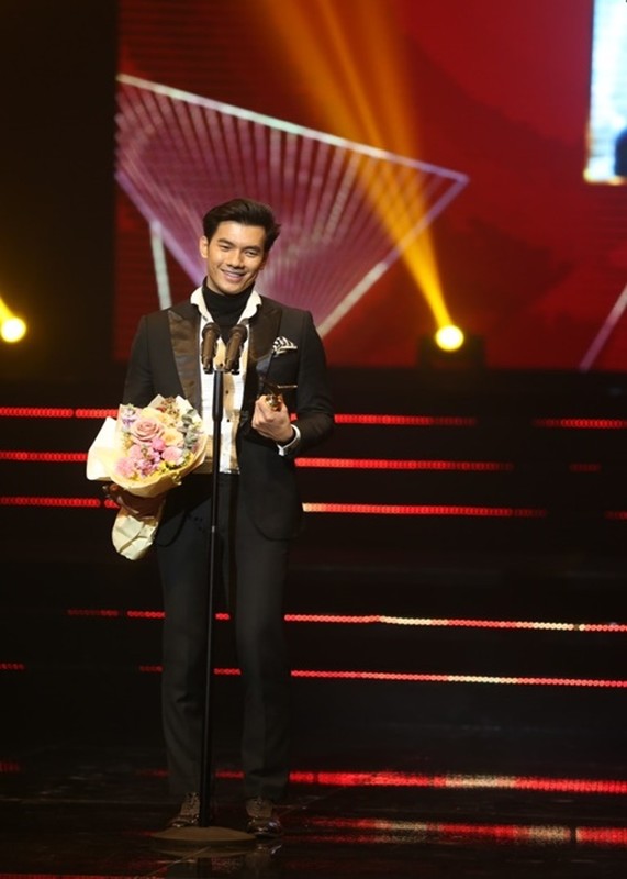             Nhan Phúc Vinh nói gì khi vượt NSƯT Hoàng Hải thắng giải VTV Awards?    