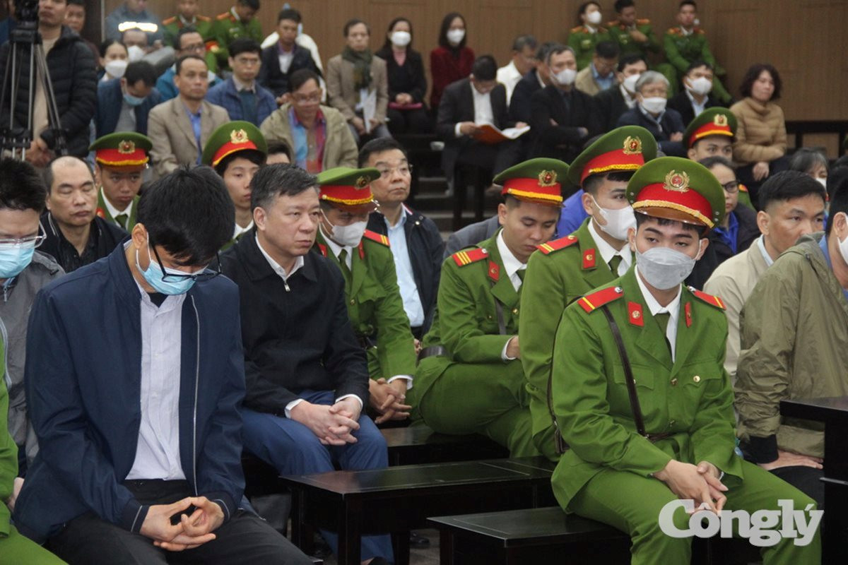             Những hình ảnh tại phiên tòa xét xử 38 bị cáo trong 'đại án' Việt Á    