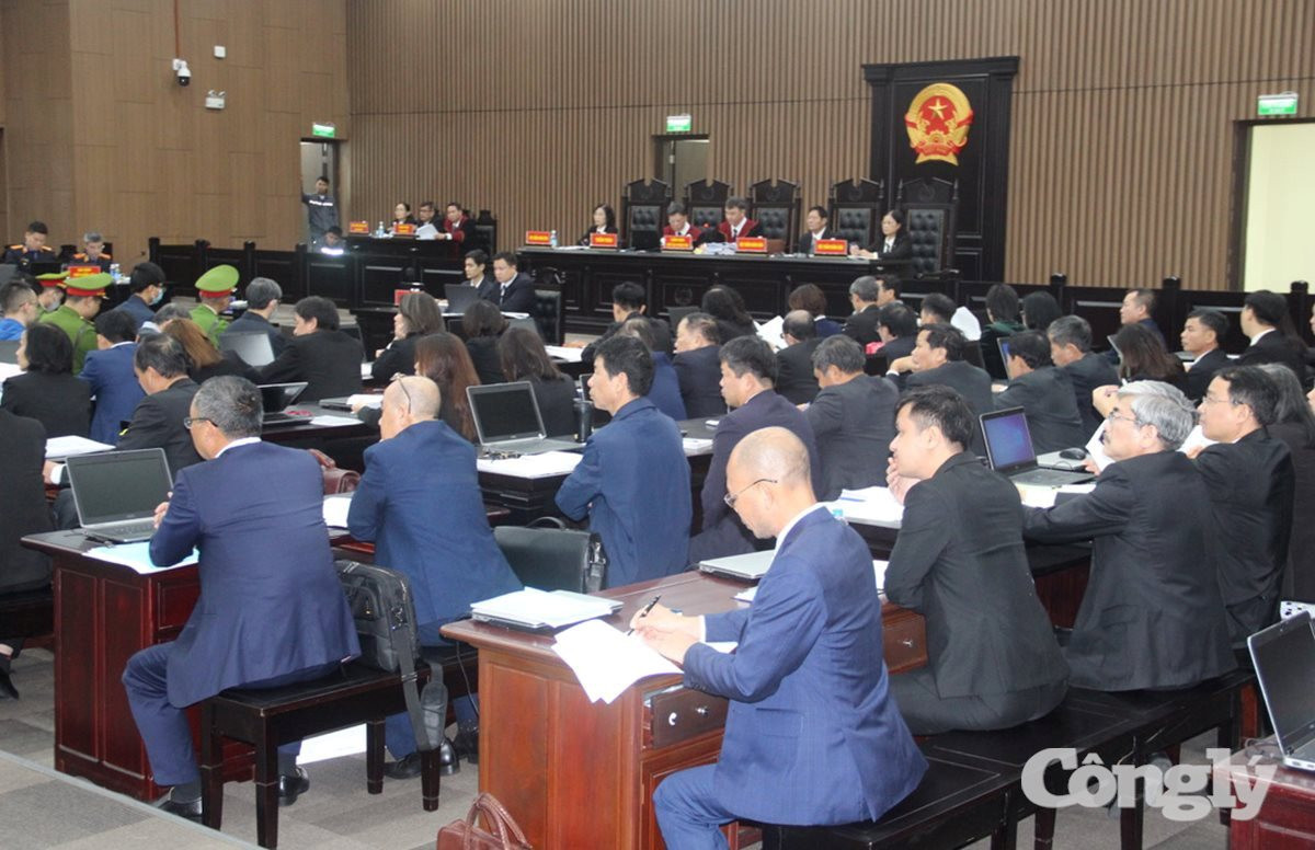 View -             Những hình ảnh tại phiên tòa xét xử 38 bị cáo trong 'đại án' Việt Á    