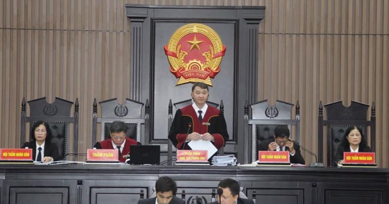             Những hình ảnh tại phiên tòa xét xử 38 bị cáo trong 'đại án' Việt Á    